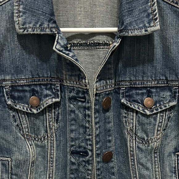 LIKE NEW! Women's American Eagle Short Jean Jacket - Small - Picture 2 of 9